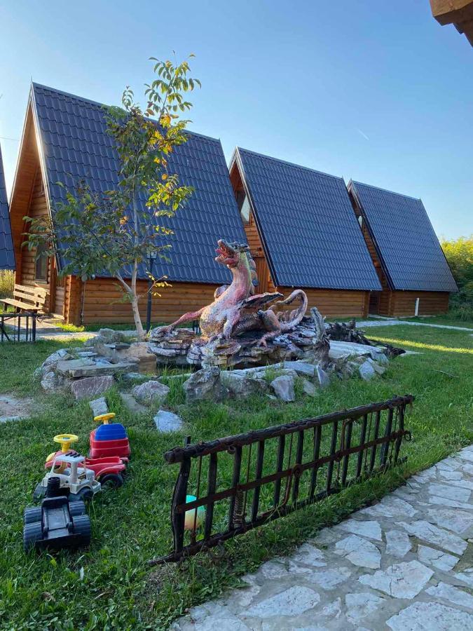 Lolini Bungalovi 노비사드 외부 사진