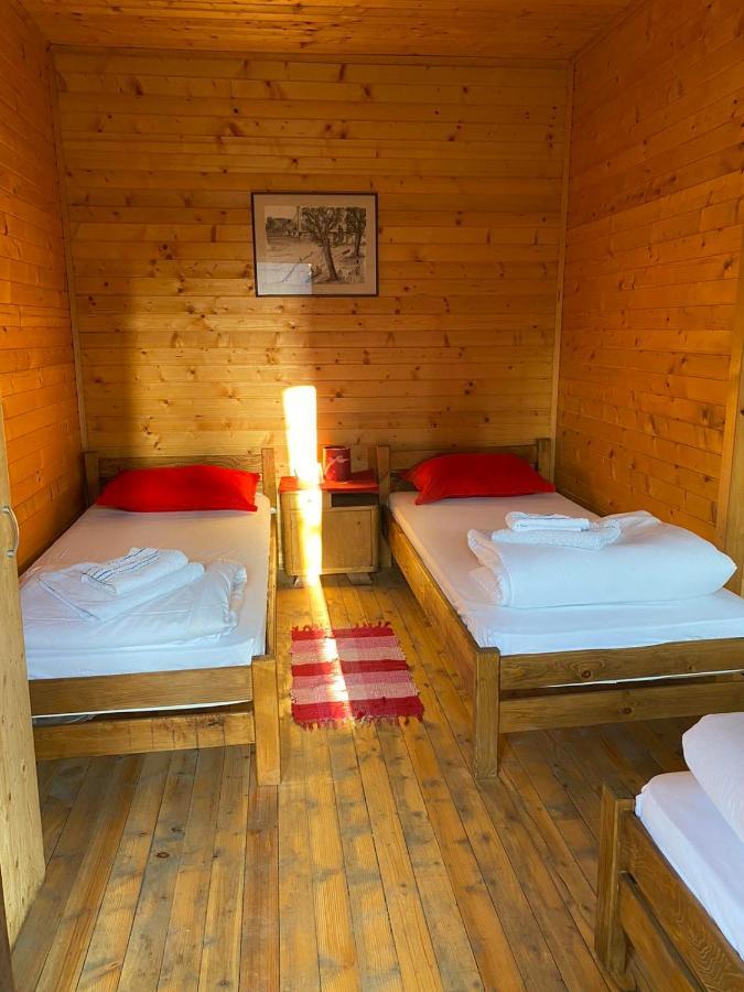 Lolini Bungalovi 노비사드 외부 사진