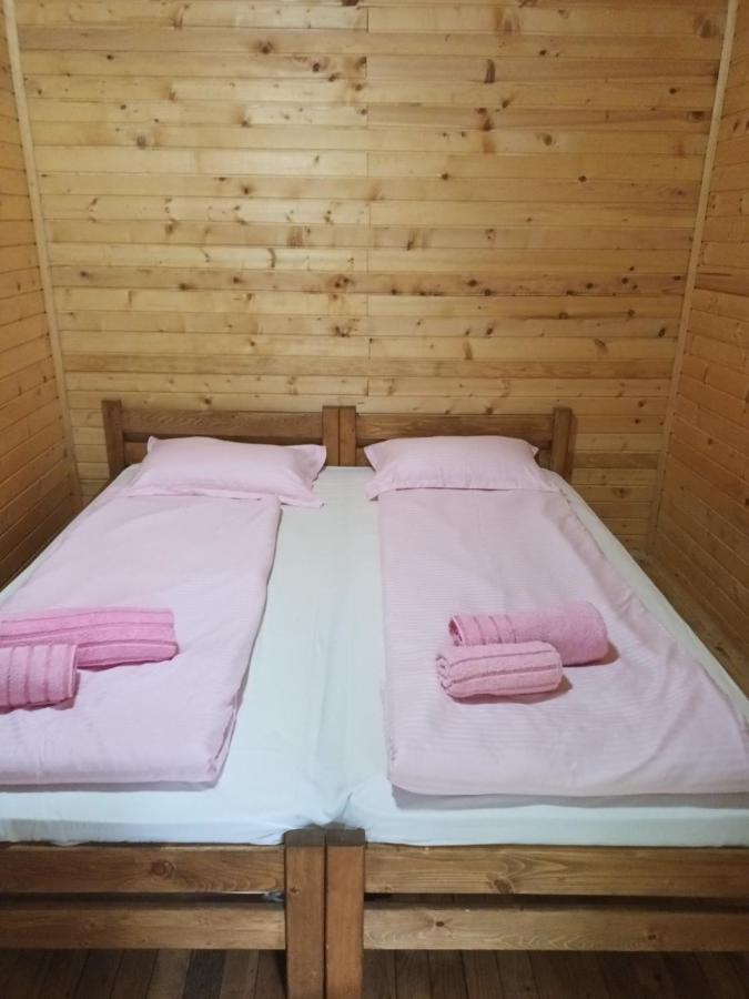 Lolini Bungalovi 노비사드 외부 사진