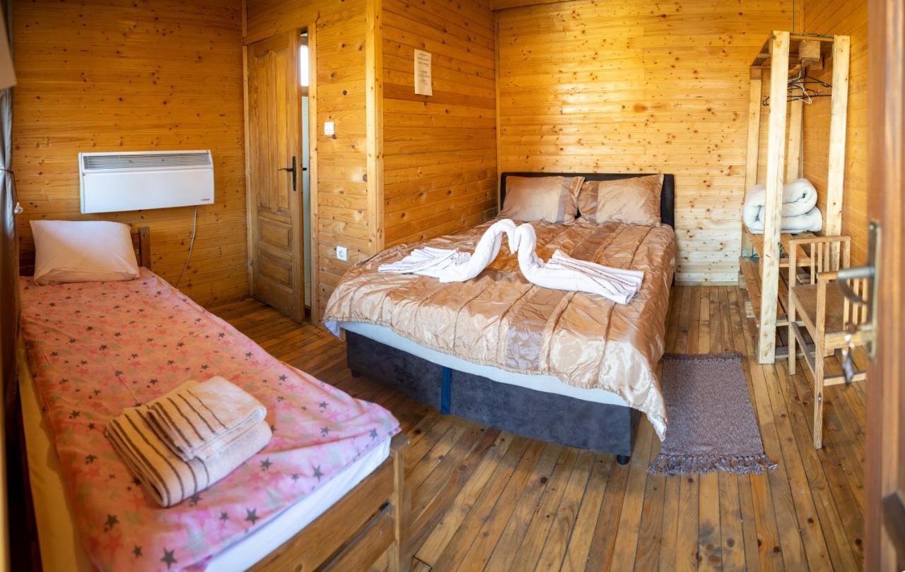 Lolini Bungalovi 노비사드 외부 사진