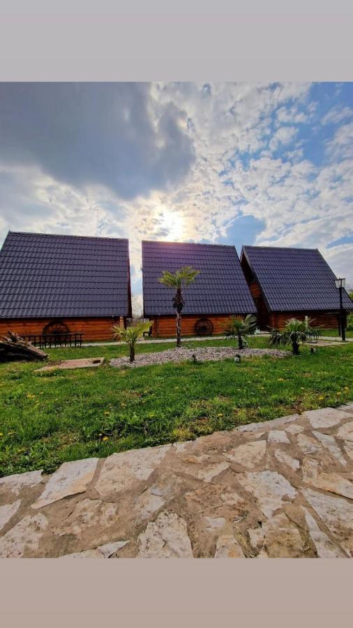 Lolini Bungalovi 노비사드 외부 사진