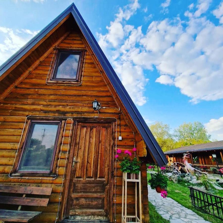 Lolini Bungalovi 노비사드 외부 사진