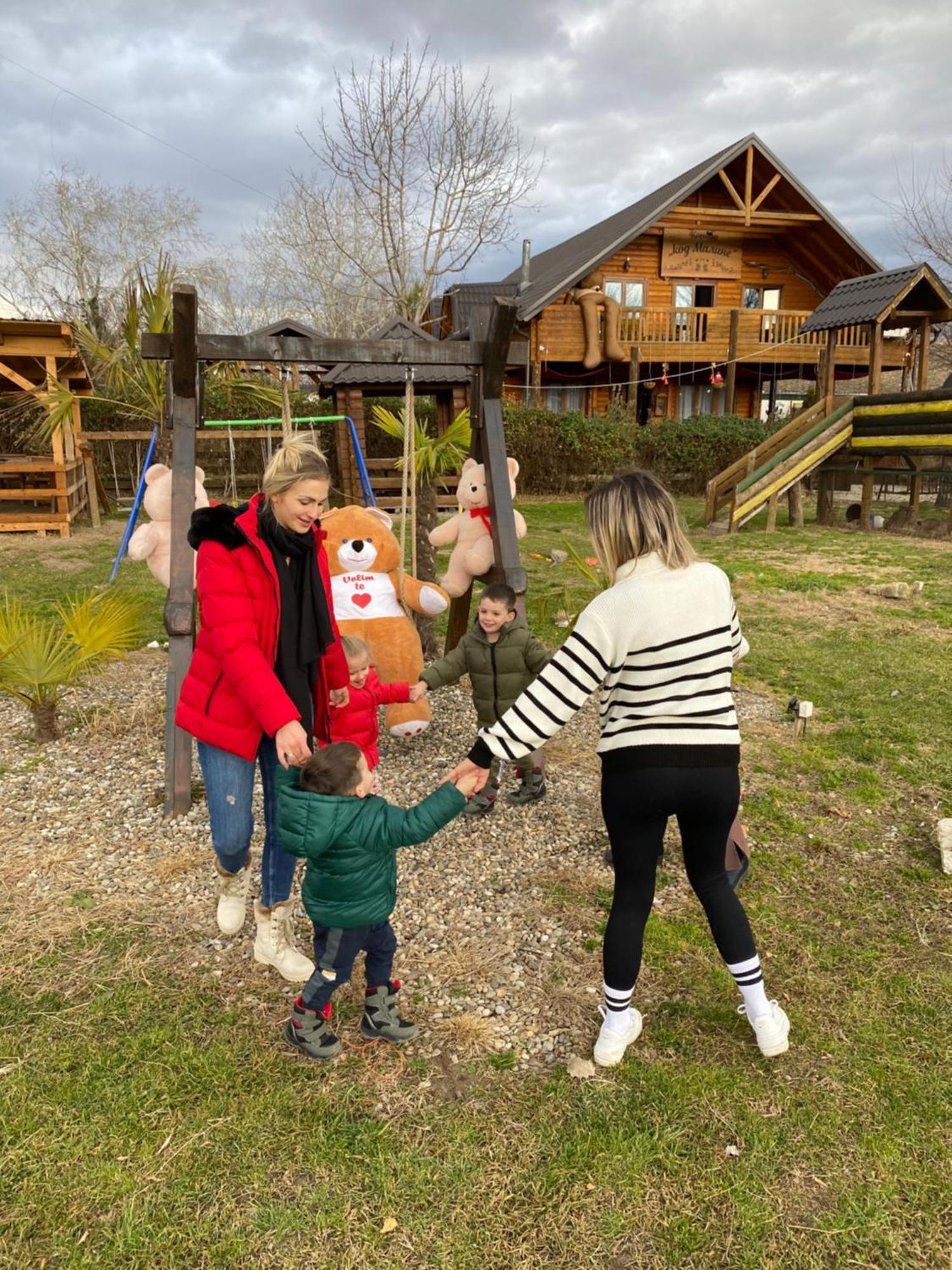 Lolini Bungalovi 노비사드 외부 사진